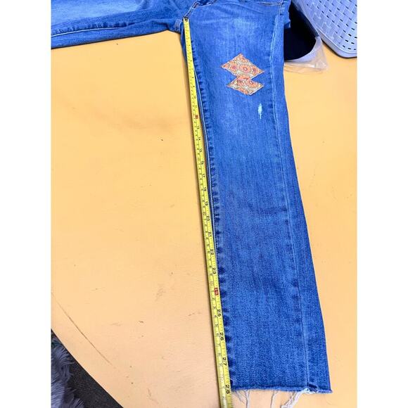 Judy Blue Mid Rise Skinny Jeans Boho Patch 70s Print Denim Stretch Fit Jeans - Picture 13 of 13